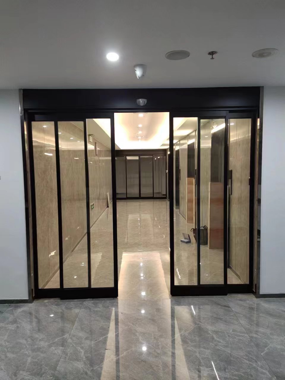 灌云县玻璃伸缩门
